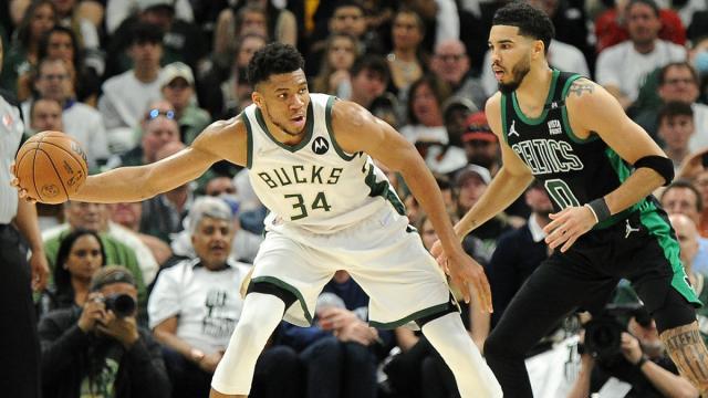 1652586049050019774.jpg giannis-antetokounmpo-jayson-tatum-bucks-celtics.jpg