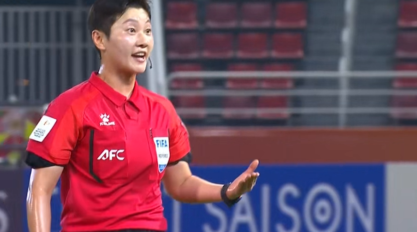 世俱杯买球网站-14分钟两次离谱错判！U20女足进球被吹，对手后卫手球被无视